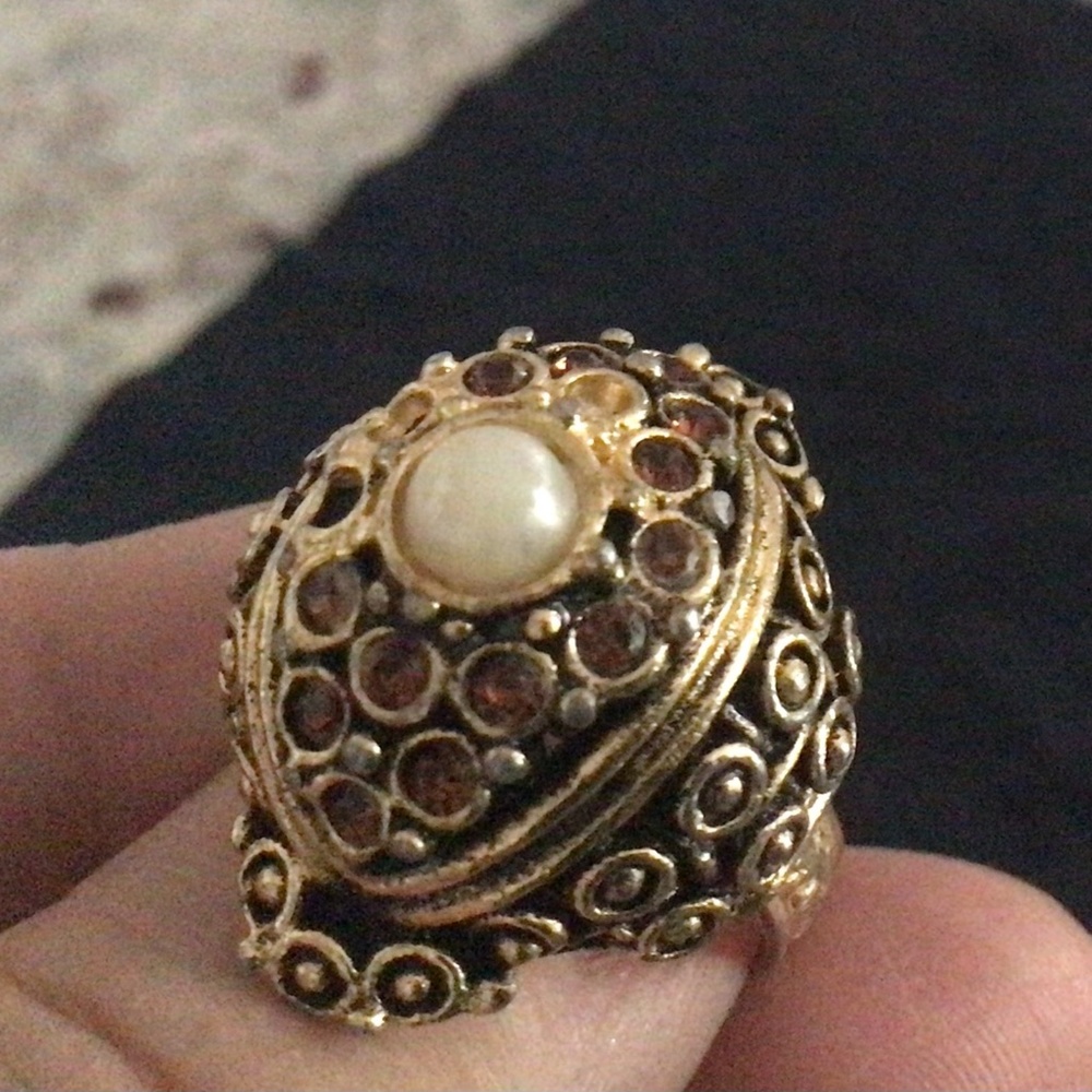 Vintage ring with red stones and faux mabe pearl